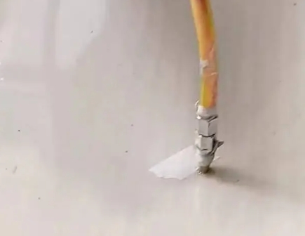 洛江瓷砖空鼓维修公司专业解答在瓷砖铺贴过程中，如果使用的砂料过粗（如全部使用了粗砂），可能会导致以下问题